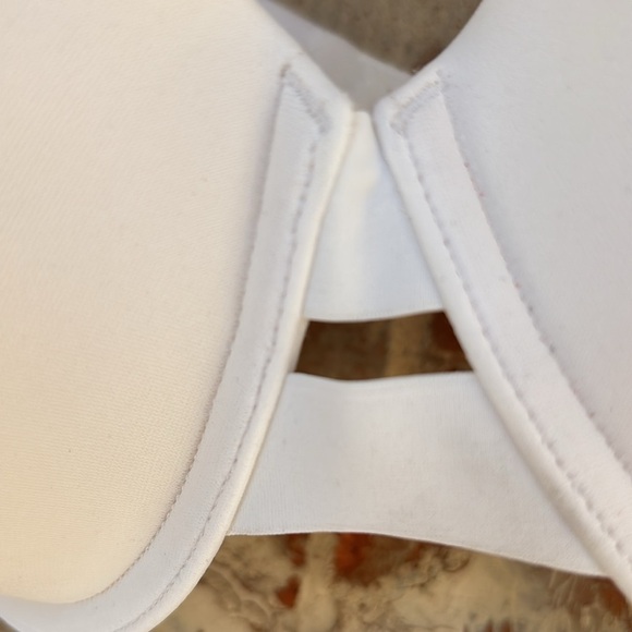 Warner's Classic White Lightly Lined Underwire Bra 40C - Picture 6 of 9